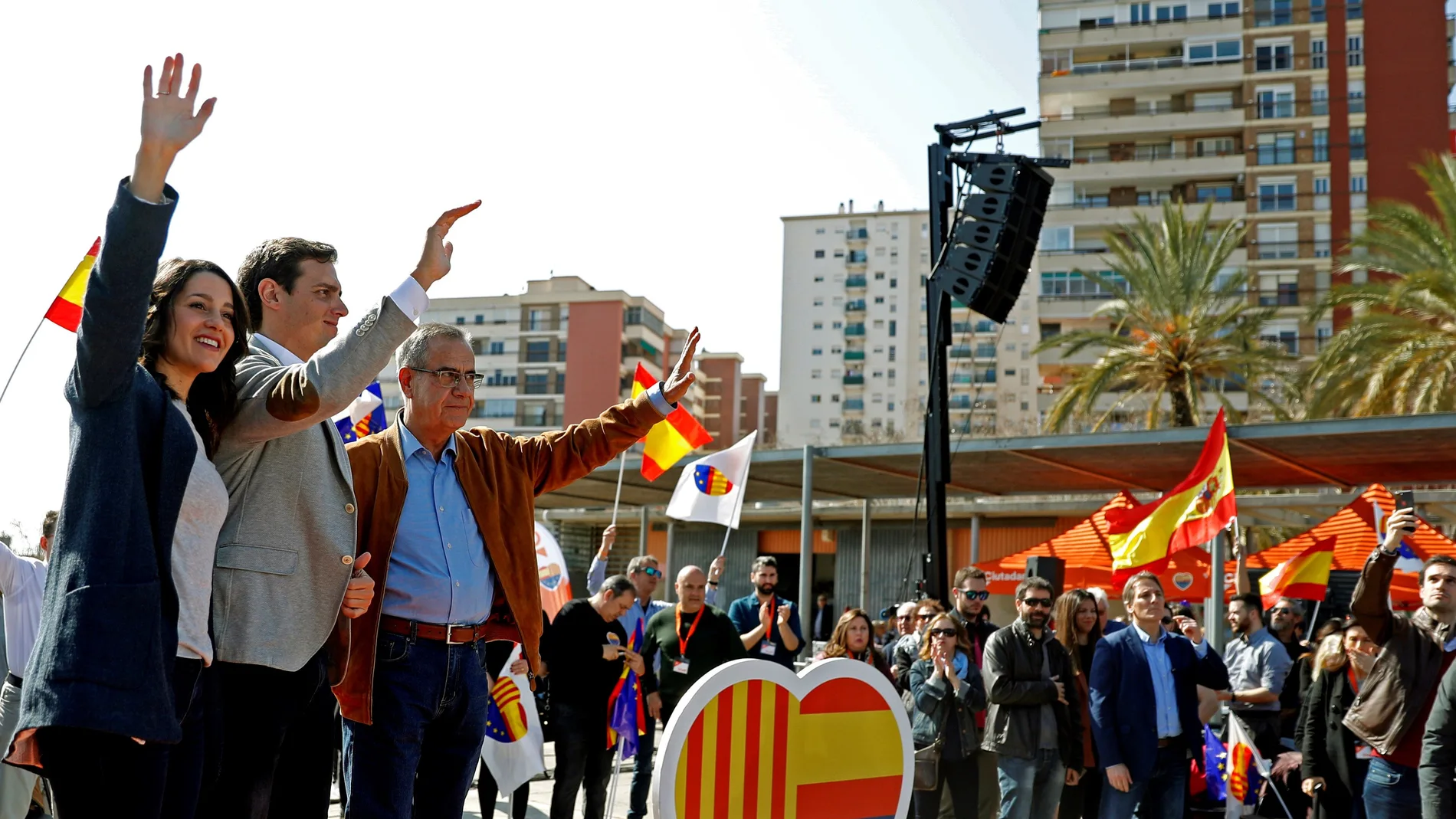 El presidente de Ciudadanos (Cs), Albert Rivera, junto a la líder en Cataluña y candidata por Barcelona, Inés Arrimadas