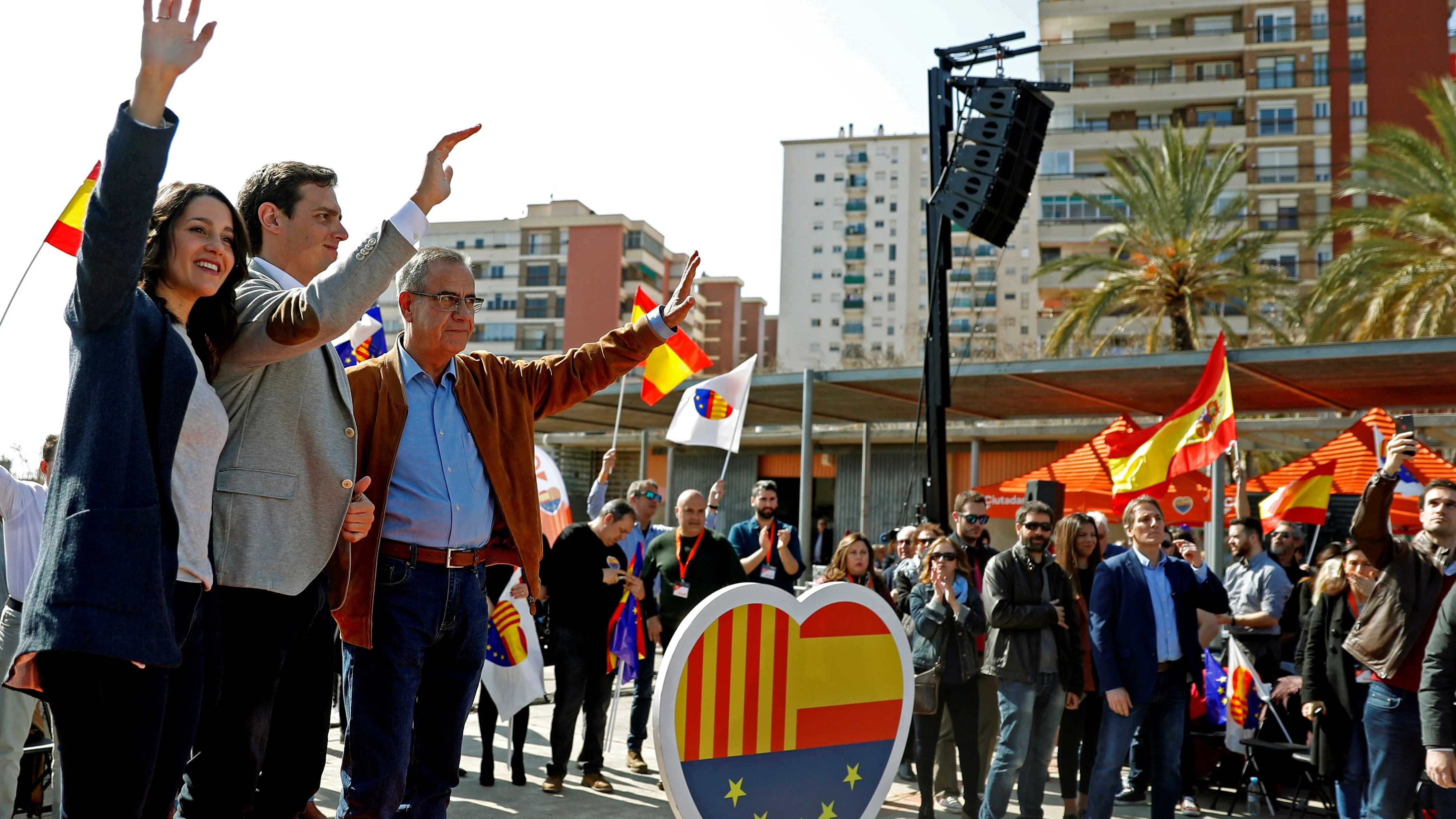 El presidente de Ciudadanos (Cs), Albert Rivera, junto a la líder en Cataluña y candidata por Barcelona, Inés Arrimadas