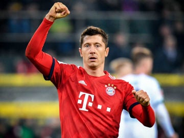 Lewandowski celebra un gol Lewandowski celebra un gol