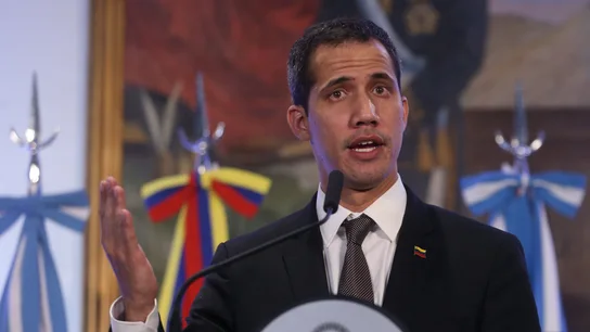 El jefe del Parlamento de Venezuela, Juan Guaidó, habla durante una rueda de prensa en Buenos Aires, Argentina Juan Guaidó