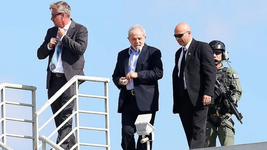 Lula da Silva regresa a prisión tras participar en el funeral de uno de sus nietos Lula da Silva regresa a prisión tras participar en el funeral de uno de sus nietos
