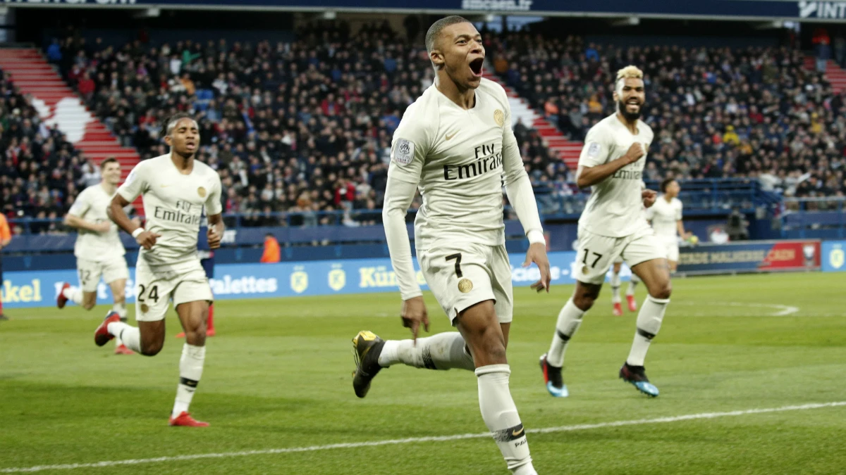 Mbappé celebra un gol con el PSG