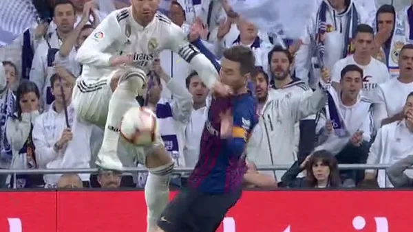 El golpe de Ramos a Messi