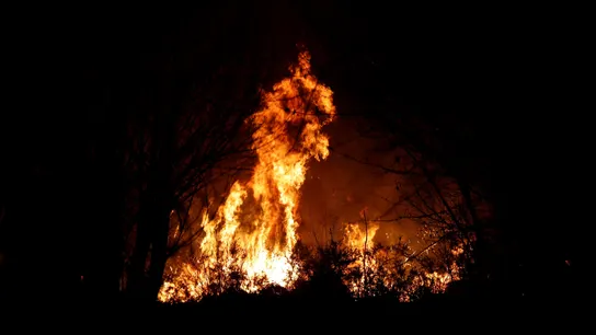 Imagen del incendio en los alrededores de Labares.   Imagen del incendio en los alrededores de Labares.