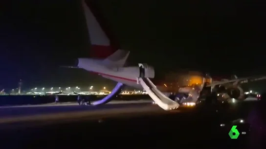 Imagen del momento de la explosión de un avión en el aeropuerto londinense de Stansted Imagen del momento de la explosión de un avión en el aeropuerto londinense de Stansted