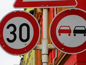 Señal de tráfico, velocidad 30km/h Señal de tráfico, velocidad 30km/h