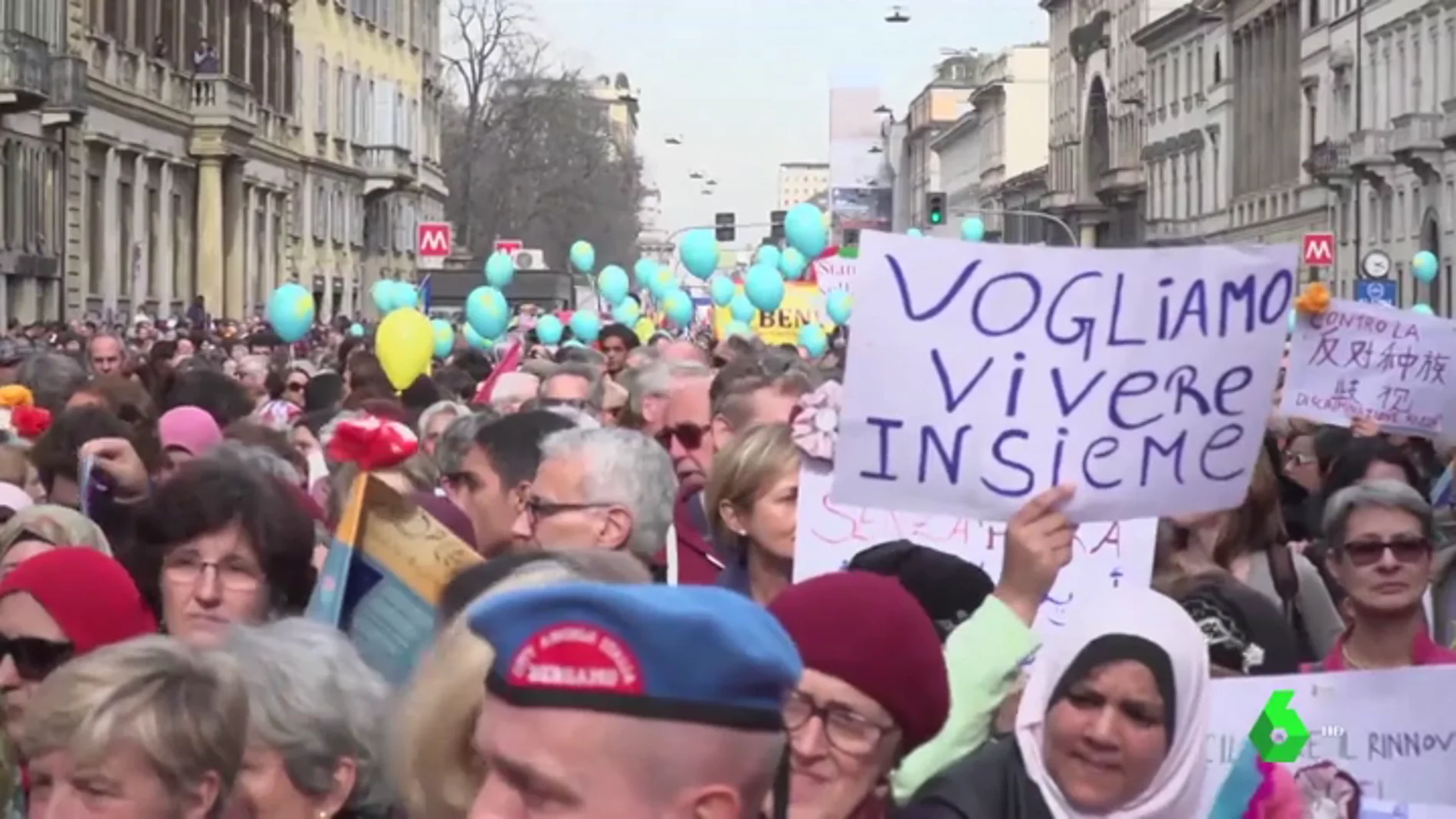 Protesta contra el racismo y la política migratoria del Gobierno italiano en Milán