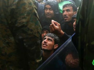 FOTOGRAFO REFUGIADOS FOTOGRAFO REFUGIADOS