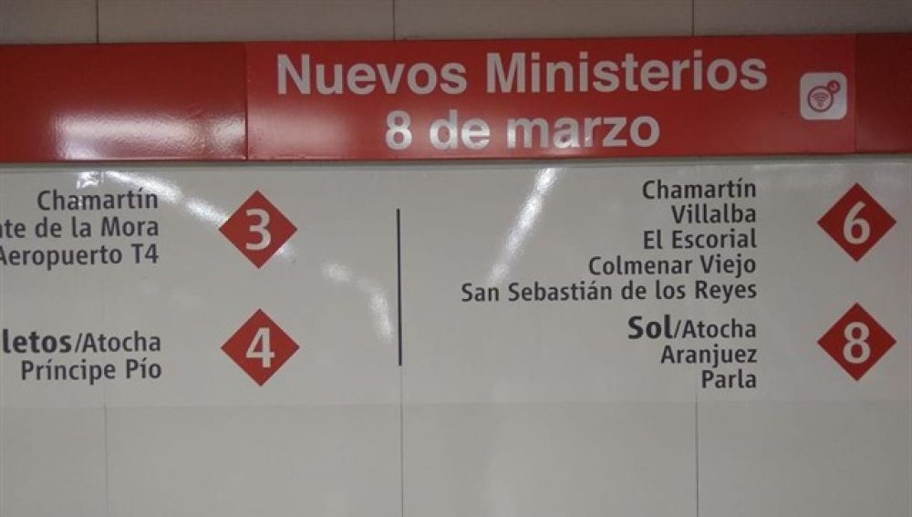 Señales de Cercanías en la estación madrileña de Nuevos Ministerios