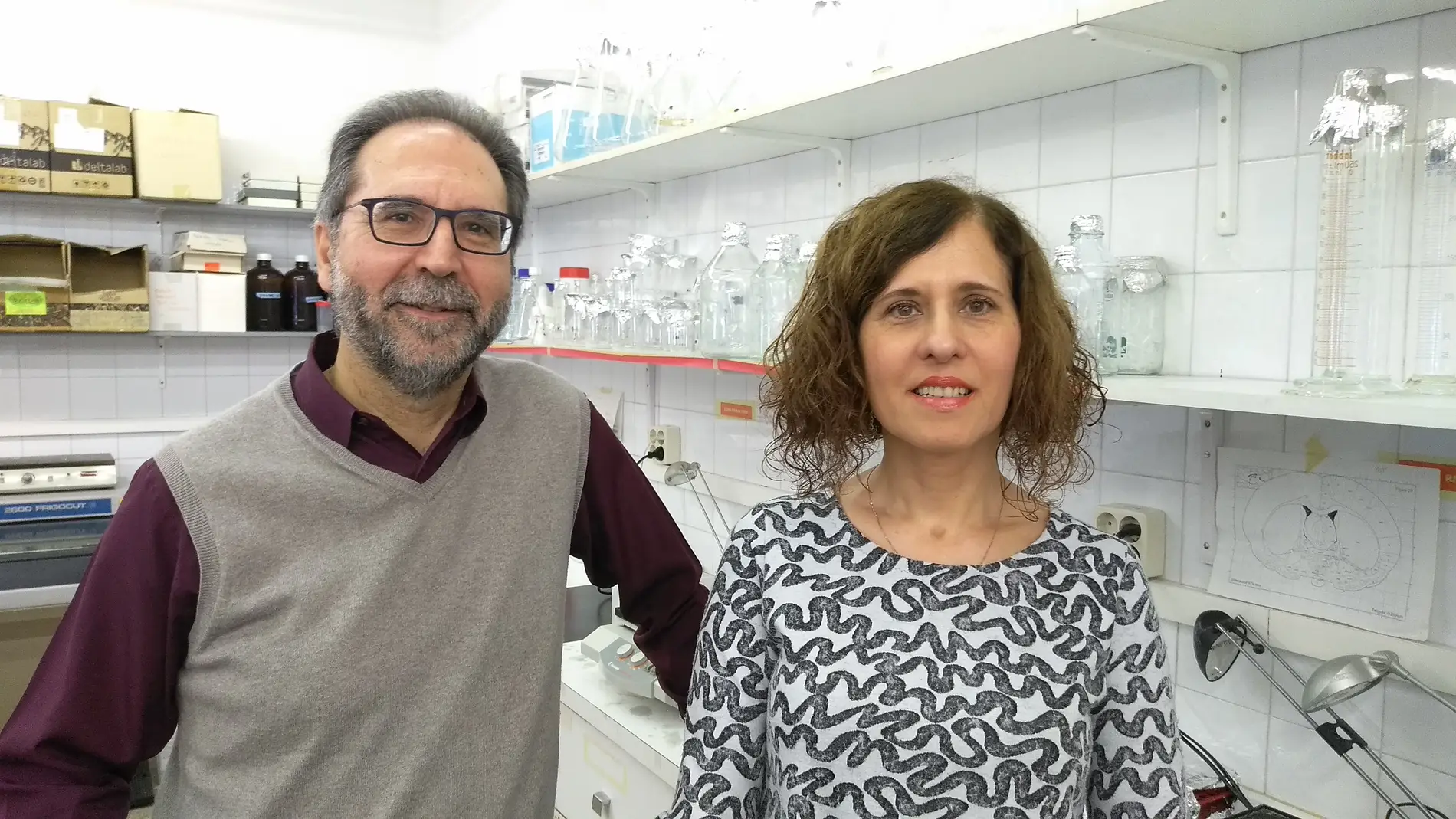 Los investigadores de la UAB Antonio Armario y Roser Nadal.