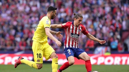Filipe Luis en un partido contra el Villarreal