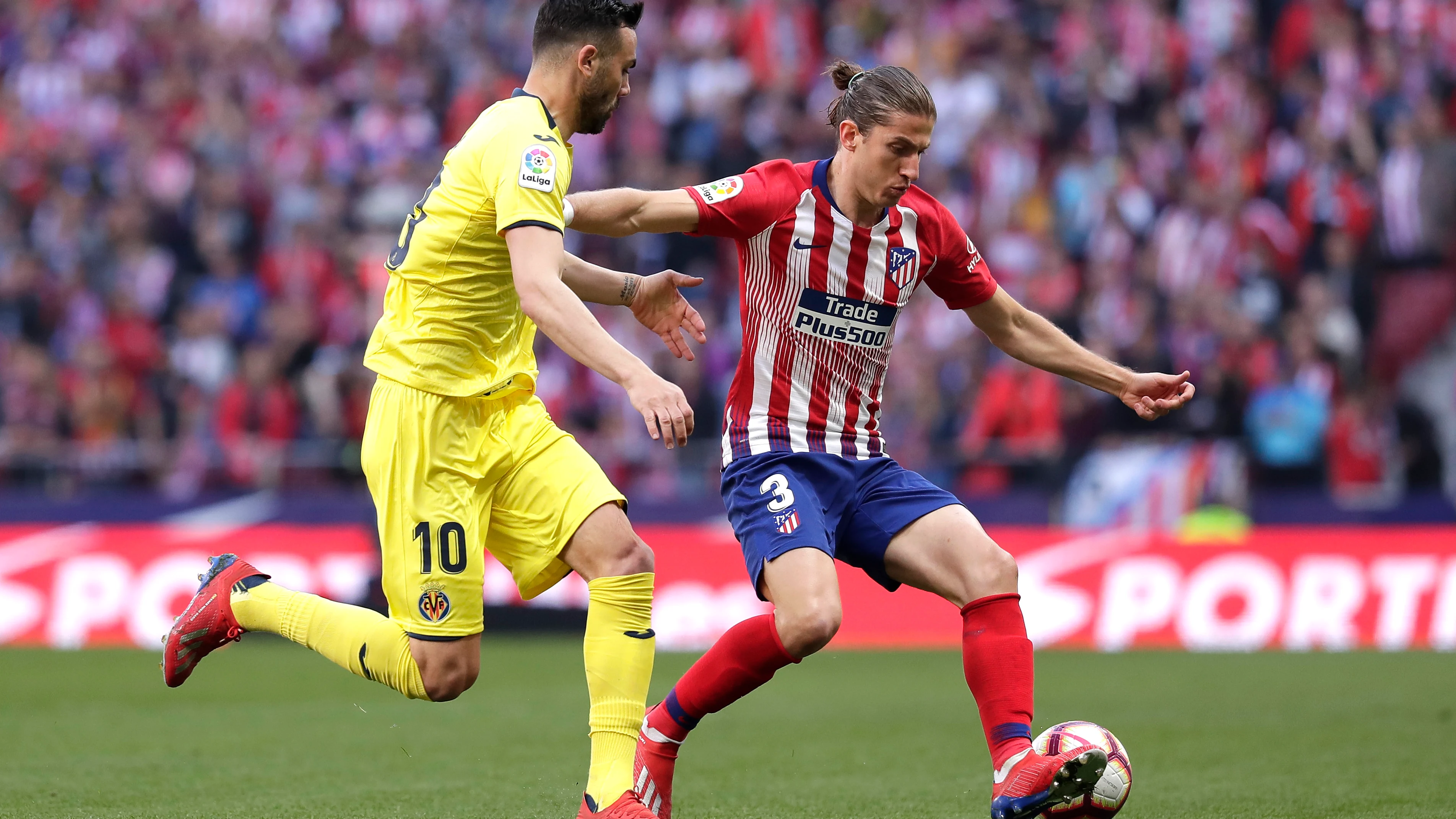 Filipe Luis en un partido contra el Villarreal Filipe Luis en un partido contra el Villarreal