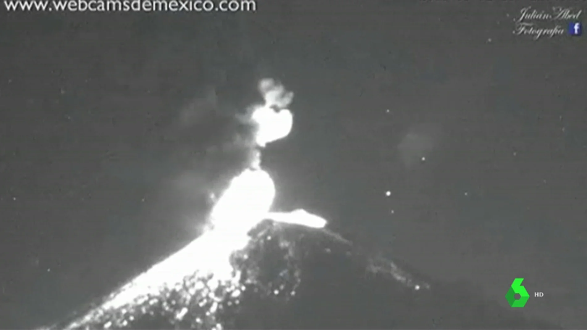 Increíbles imágenes de las explosiones de lava del volcán mexicano Popocatépel