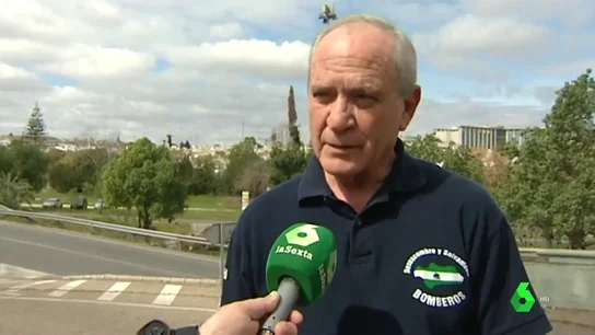 Dolor y desconcierto entre los bomberos tras ser acusados de la muerte de Julen: "Hay que esperar al examen forense" Dolor y desconcierto entre los bomberos tras ser acusados de la muerte de Julen: "Hay que esperar al examen forense"