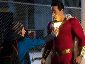 Jack Dylan Grazer y Zachary Levi en 'Shazam!' Jack Dylan Grazer y Zachary Levi en 'Shazam!'