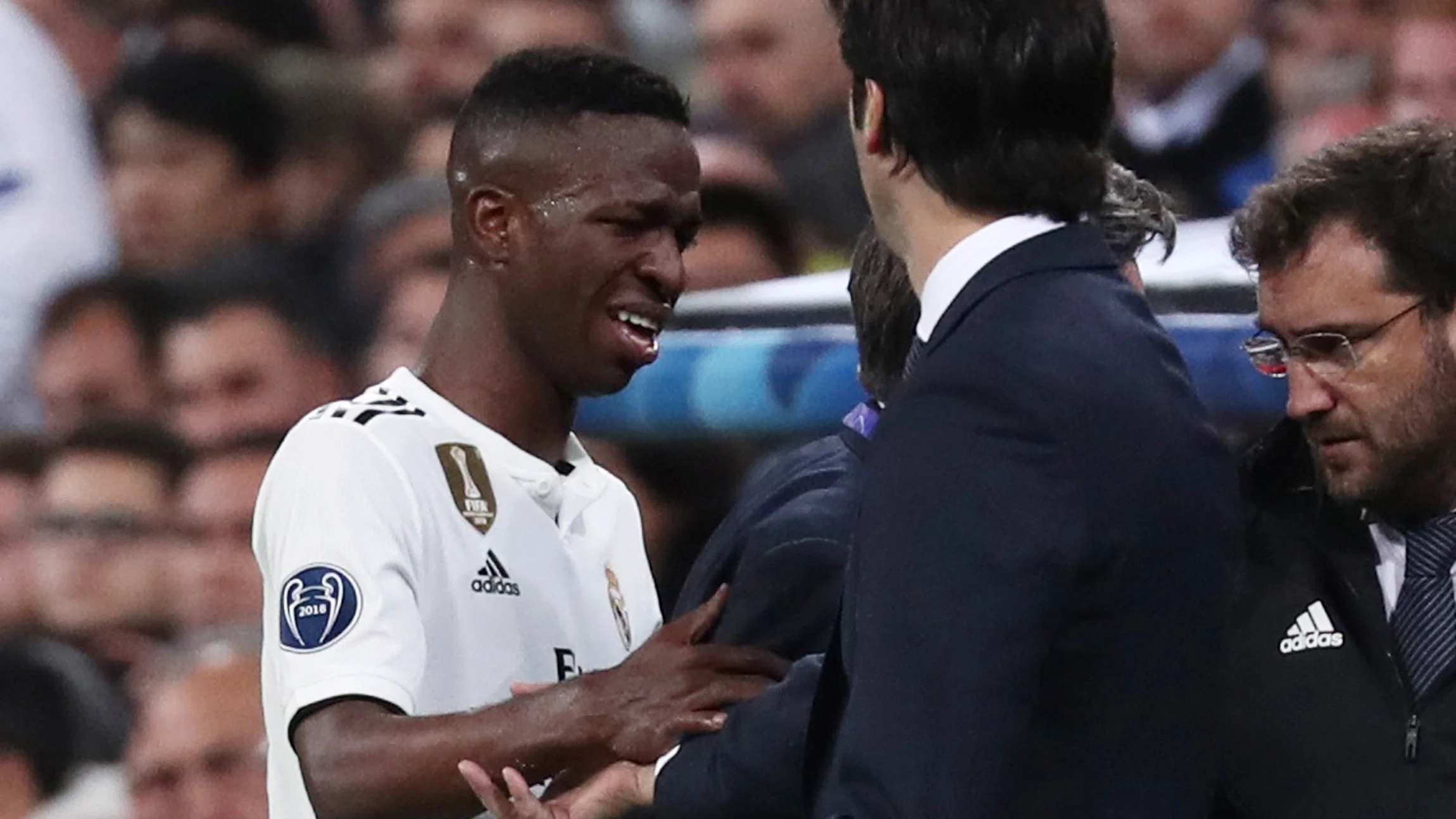 Vinicius se marcha llorando del partido contra el Ajax