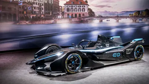 Mercedes-Benz presenta su primer Fórmula E Mercedes-Benz presenta su primer Fórmula E