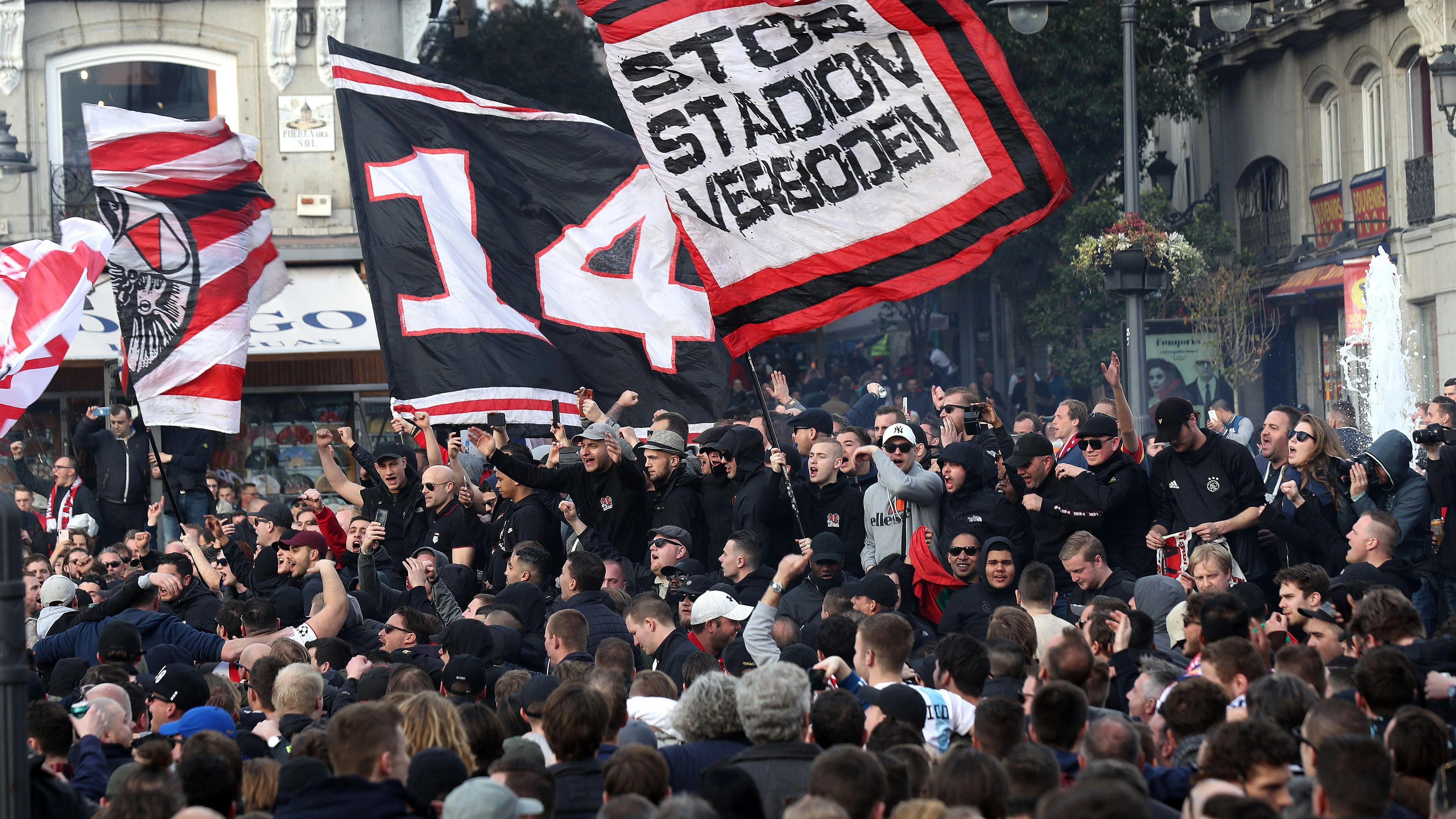 Aficionados del Ajax en Madrid