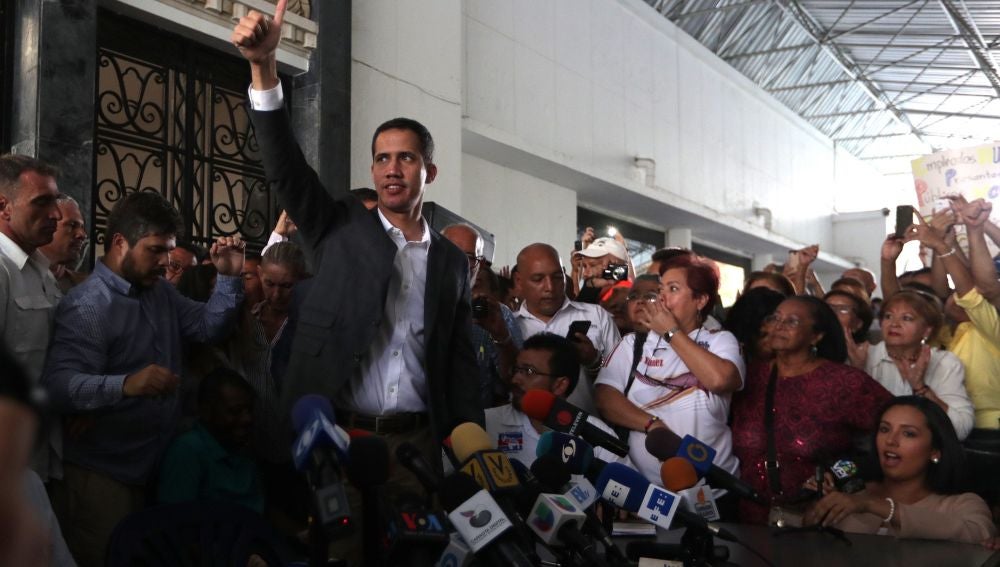 Guaidó convoca a la administración pública a realizar un paro escalonado