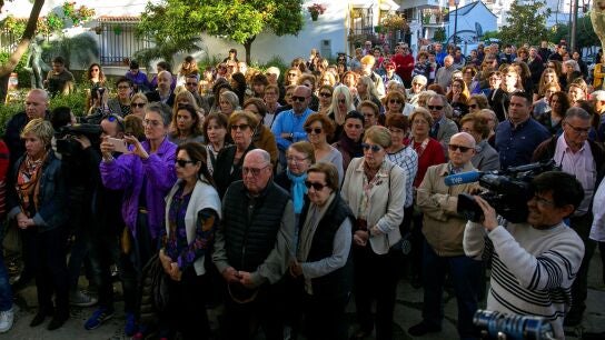 Manifestaci&oacute;n en repulsa por el asesinato de una mujer de 58 a&ntilde;os por su marido