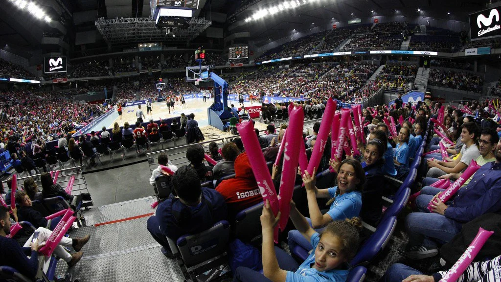 Momento del partido entre Estudiantes y Magec Tias