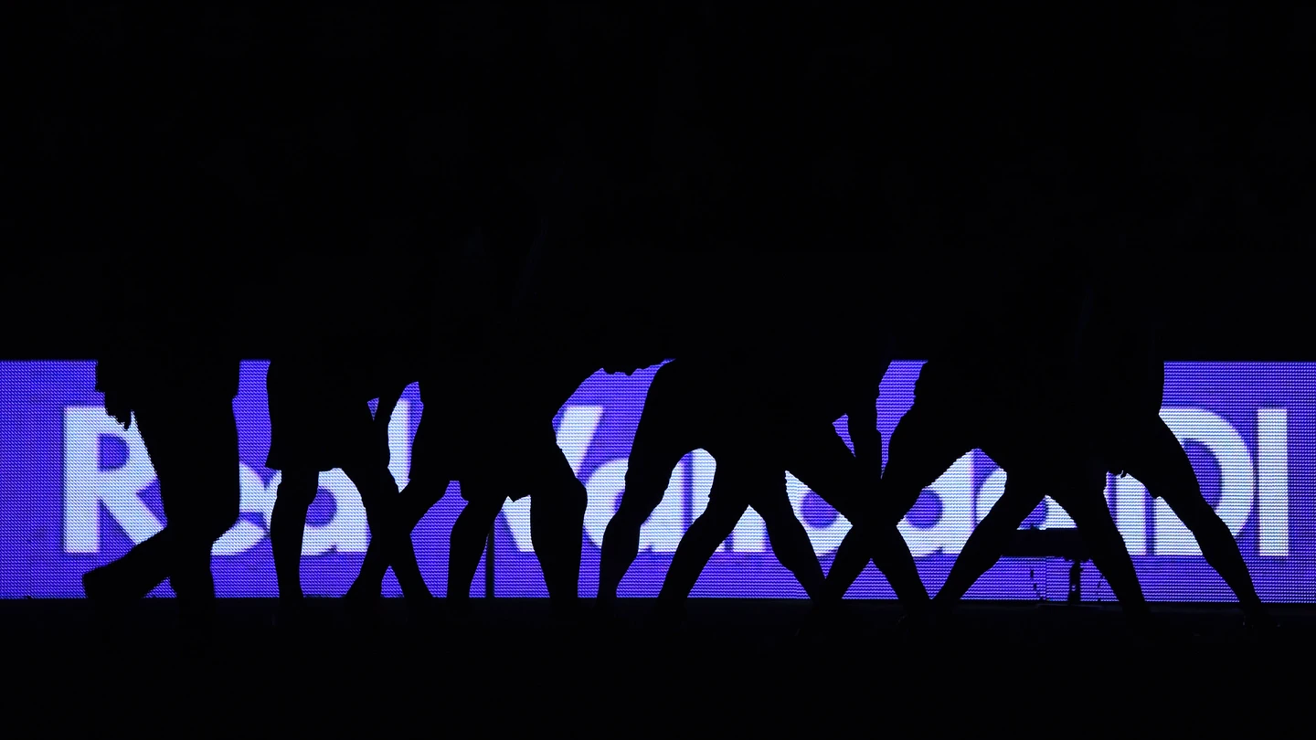Los jugadores calientan en un José Zorrilla sin luz Los jugadores calientan en un José Zorrilla sin luz