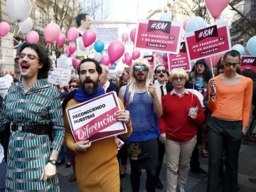 Un momento de la manifestación convocada por la plataforma "Women of the World" Un momento de la manifestación convocada por la plataforma "Women of the World"