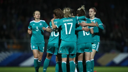 Las jugadoras de la selección de Alemania celebran un gol Las jugadoras de la selección de Alemania celebran un gol