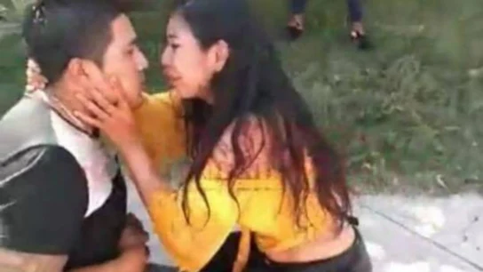 Apuñala a su novio y se arrepiente Apuñala a su novio y se arrepiente