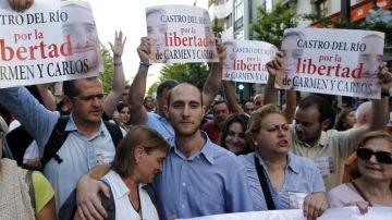 Carmen Bajo y Carlos Cano durante una manifestación