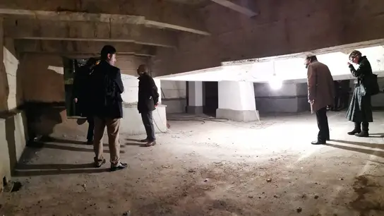 Familiares de víctimas acceden a la cripta del Valle de los Caídos Familiares de víctimas acceden a la cripta del Valle de los Caídos