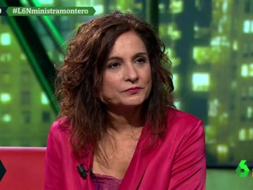María Jesús Montero responde a la polémica propuesta del PP sobre las migrantes: "Es una declaración xenófoba y un chantaje a las mujeres" María Jesús Montero responde a la polémica propuesta del PP sobre las migrantes: "Es una declaración xenófoba y un chantaje a las mujeres"