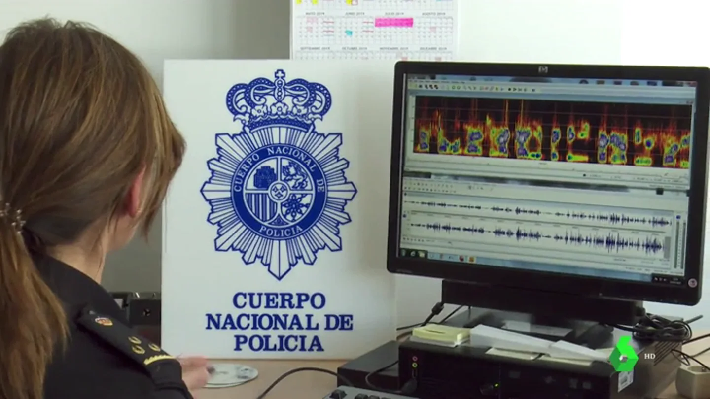 Analizar la voz para dar con el criminal: así trabaja la Policía en el Laboratorio de Acústica Forense Analizar la voz para dar con el criminal: así trabaja la Policía en el Laboratorio de Acústica Forense