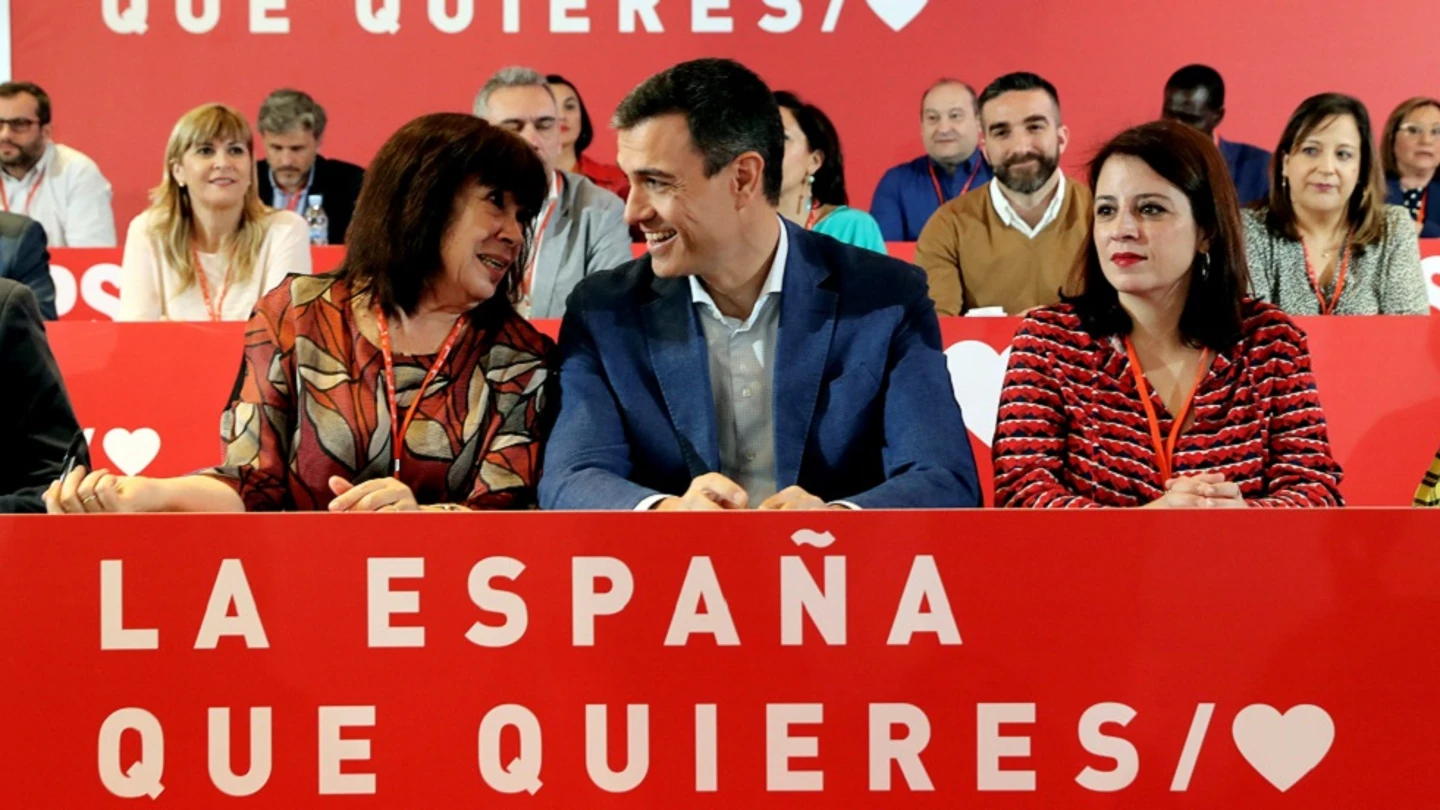 El presidente del Gobierno, Pedro Sánchez, la portavoz del PSOE en el Congreso Adriana Lastra, y la presidenta del PSOE Cristina Narbona El presidente del Gobierno, Pedro Sánchez, la portavoz del PSOE en el Congreso Adriana Lastra, y la presidenta del PSOE Cristina Narbona