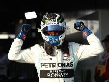 Valtteri Bottas celebra una victoria Valtteri Bottas celebra una victoria