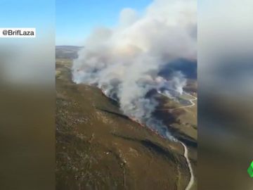 Incendios en León, Orense, Albacete y Canarias por falta de lluvias y quemas descontroladas Incendios en León, Orense, Albacete y Canarias por falta de lluvias y quemas descontroladas