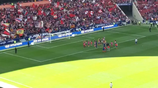 Las jugadoras del Atlético dan las gracias a la afición Las jugadoras del Atlético dan las gracias a la afición