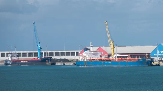 Buque atracado en A Coruña Buque atracado en A Coruña