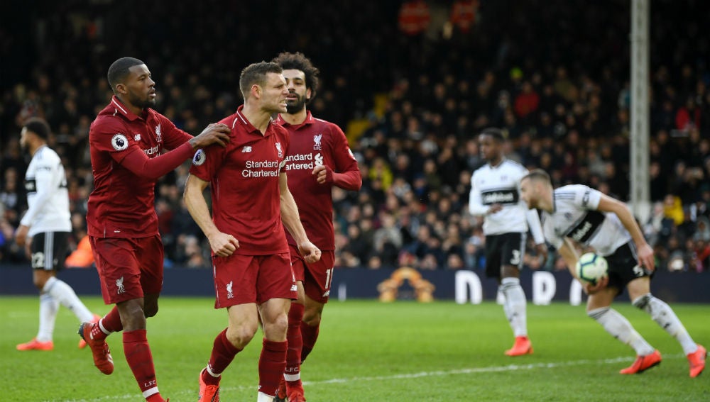 Milner celebra un gol con el Liverpool