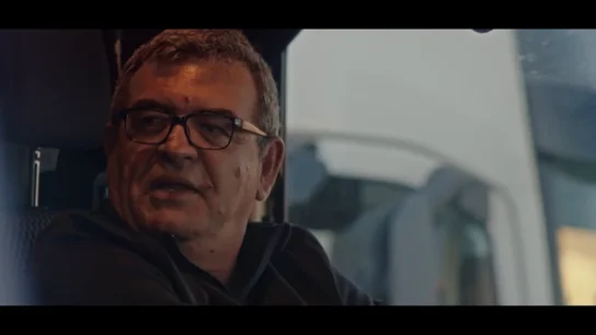La confesión más triste de un camionero: "Un finde prefiero estar parado porque desde el camión ves a las parejas con los niños" La confesión más triste de un camionero: "Un finde prefiero estar parado porque desde el camión ves a las parejas con los niños"