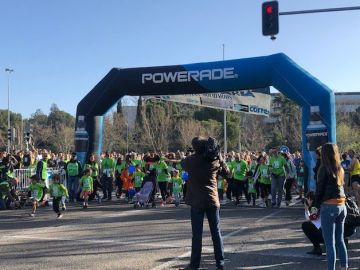 Miles de personas corren en Madrid por los menores que viven en residencias, a la espera de ser acogidos por familias. Miles de personas corren en Madrid por los menores que viven en residencias, a la espera de ser acogidos por familias.