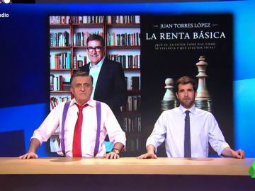 Gonzo lanza la pregunta incómoda a El Gran Wyoming: "¿Tú cuánto cobras por programa?" Gonzo lanza la pregunta incómoda a El Gran Wyoming: "¿Tú cuánto cobras por programa?"