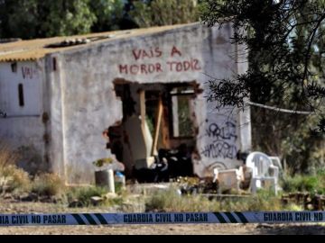 Pintada en la casa del asesinato de los niños de Godella Pintada en la casa del asesinato de los niños de Godella