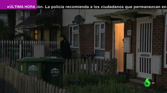 Detenido por golpear y apuñalar a joven mientras le gritaba insultos racistas Detenido por golpear y apuñalar a joven mientras le gritaba insultos racistas