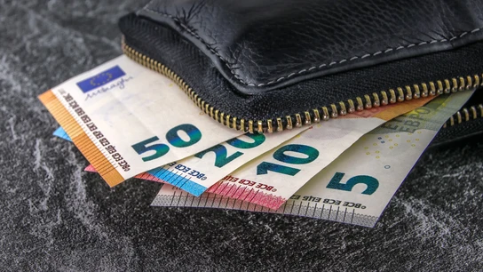 Gana un premio de 750 euros por excelencia académica y Hacienda le reclama el 19% Gana un premio de 750 euros por excelencia académica y Hacienda le reclama el 19%