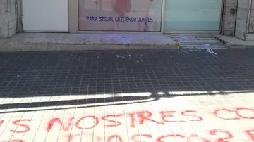Pintada frente a la sede del PP
