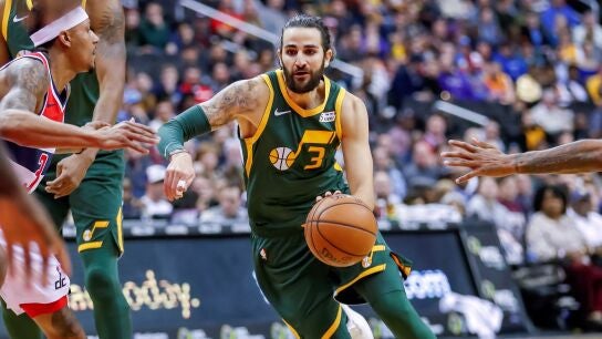 Ricky Rubio durante un partido con los Utah Jazz