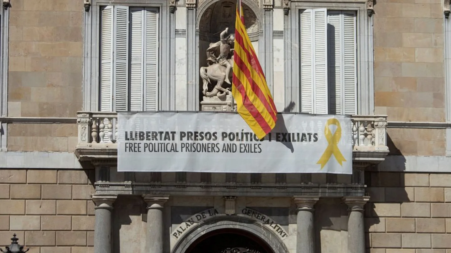 laSexta Noticias 20:00 (19-03-19) Torra mantendrá los lazos amarillos en la Generalitat: "No está de acuerdo con la Junta Electoral" laSexta Noticias 20:00 (19-03-19) Torra mantendrá los lazos amarillos en la Generalitat: "No está de acuerdo con la Junta Electoral"