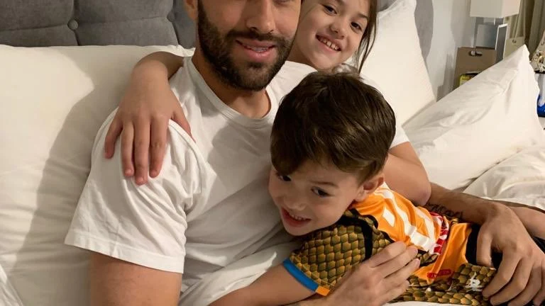 Ospina, con su familia