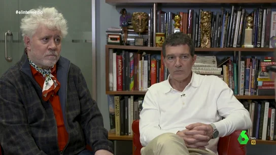 Los miedos de la infancia, los inicios en el cine y una visión pesimista de España: la entrevista de Thais Villas a Pedro Almodóvar y Antonio Banderas Los miedos de la infancia, los inicios en el cine y una visión pesimista de España: la entrevista de Thais Villas a Pedro Almodóvar y Antonio Banderas